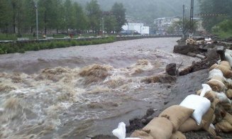 Avertizări de viituri în bazine hidrografice din Cluj și alte zone ale țării