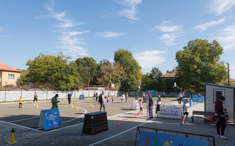 Mișcarea și distracția în curțile școlilor din Cluj-Napoca continuă