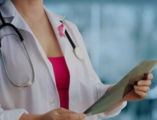Cancerul mamar ucide sute de mii de femei în fiecare an! Află dacă ești la risc și ce poți face să îl reduci