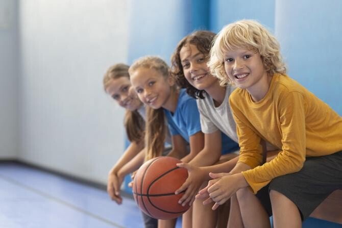 Nou program în școli! Elevii vor lua lecţii de educaţie fizică şi sport de la campioni