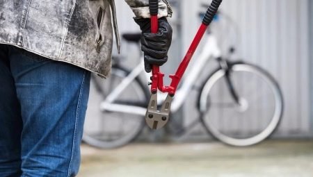 Cluj: Bicicletă electrică de mii de lei, furată din scara unui bloc