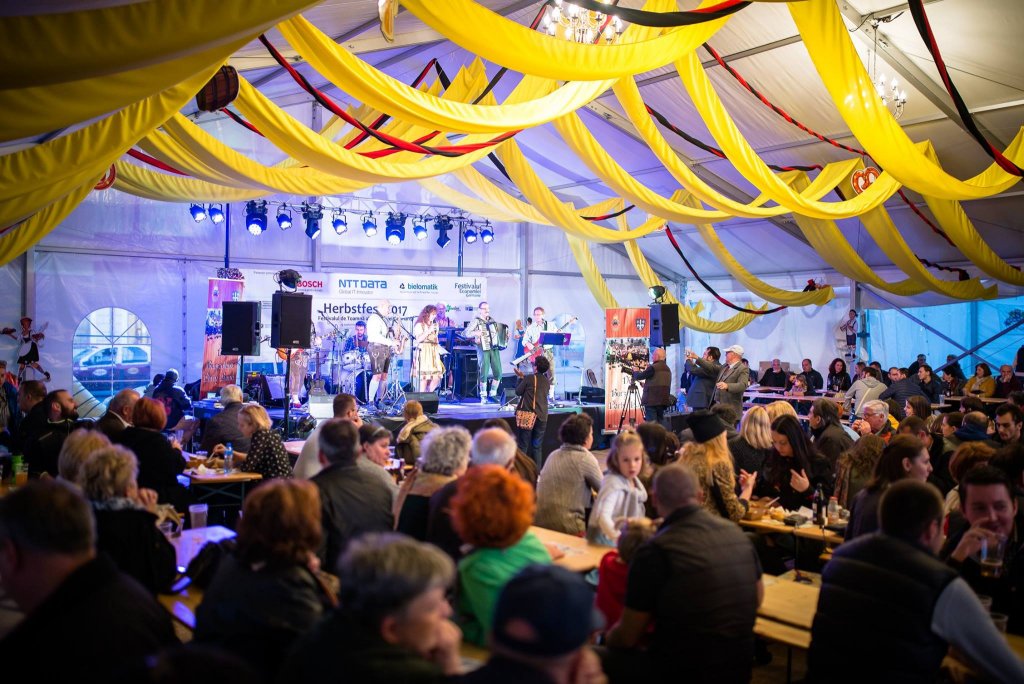 OKTOBERFEST DE CLUJ | Ce poți face vineri, 4 octombrie, la Herbstfest, Festivalul de Toamnă al Economiei Germane