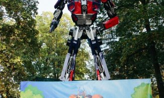 Expoziția „Transform Robots Alive" aduce 14 roboți gigant în Iulius Parc, dar și jocuri de laser tag, mega trambuline, paintball și alte surprize