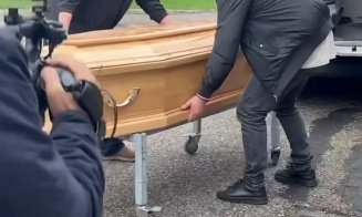 Clujeanca ucisă cu cruzime de un tânăr de 17 ani în Italia a fost înmormântată acasă