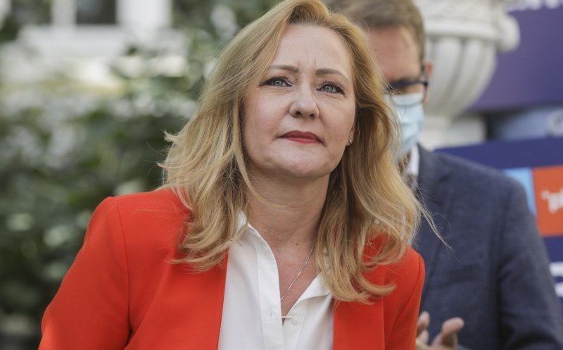 Șefa USR anunță o moțiune de cenzură împotriva Guvernului Ciolacu. Ce i-a transmis lui Ciucă