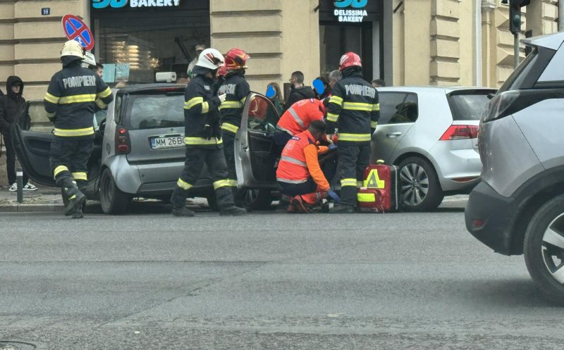 Accident între două mașini pe Calea Moților din Cluj. Trafic îngreunat