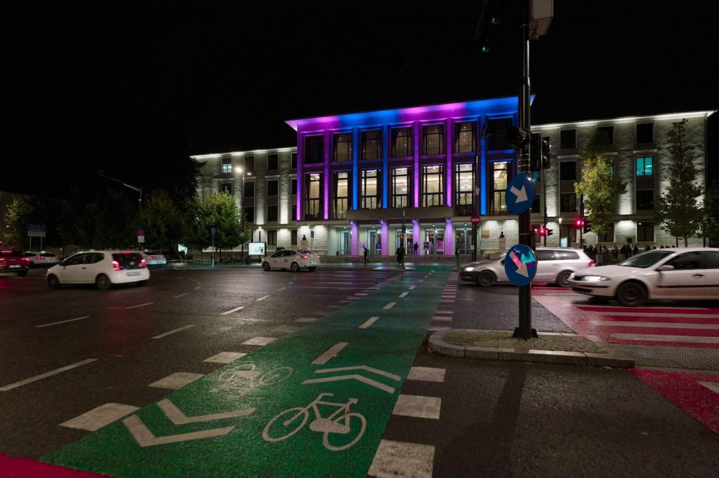 Ziua Părinților de îngeri, marcată la Cluj-Napoca prin iluminarea Casei de Cultură a Studenților