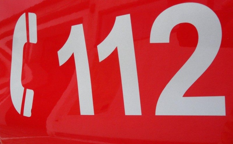 Accident rutier în Cluj: Pompierii intervin pentru salvarea unui bărbat blocat în mașină