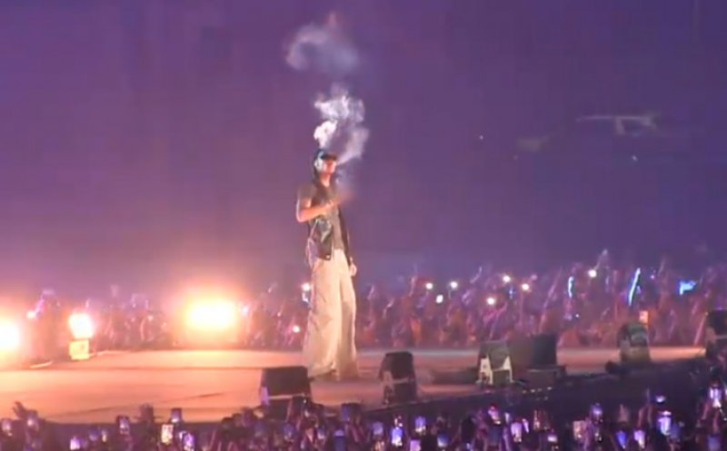 Wiz Khalifa, trimis în judecată de DIICOT. Rapperul american a fumat marijuana în timpul unui concert pe litoral