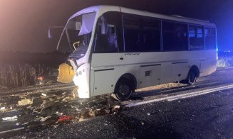 PLANUL ROȘU de Intervenţie la un accident provocat de adolescent fără permis. Minorul și un alt bărbat au murit, iar alte 21 de persoane sunt rănite