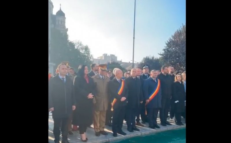 Defilare de Ziua Armatei Române la Cluj-Napoca. Elicoptere militare survolează orașul