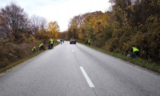O tonă de gunoaie au fost strânse de pe un drum județean din Cluj