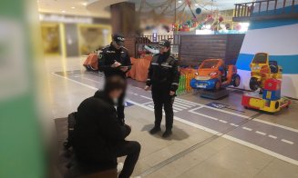 Chiul în loc de cursuri: Zeci de elevi clujeni, prinși de poliție în cafenele și mall-uri în timpul orelor