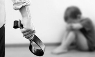 Cruzime fără margini la Cluj: Și-a bătut fiul vitreg cu o curea, după ce băiatul fusese mușcat de un câine