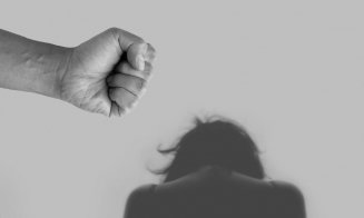 Pedeapsă barbară primită de o româncă de la soțul ei, la câteva săptămâni după nuntă / Femeia a născut în urmă cu 4 luni