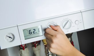 Aproape jumătate dintre români nu vor să renunțe la centralele de apartament pe gaz. Cum motivează decizia