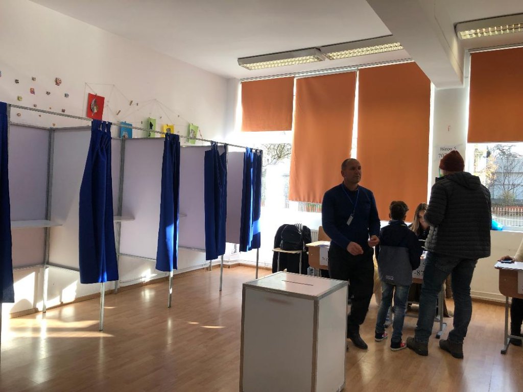 CCR a decis renumărarea tuturor voturilor din turul 1 al alegerilor prezidenţiale