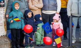 1 Decembrie 2024: Autoritățile au depus jerbe și flori în Piața Mihai Viteazul din Cluj-Napoca