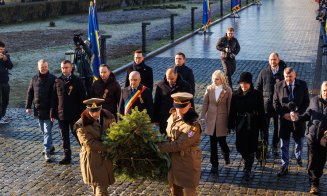 1 Decembrie 2024: Autoritățile au depus jerbe și flori în Piața Mihai Viteazul din Cluj-Napoca