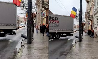 Performanţă în traficul din Cluj-Napoca: A întors TIR-ul în buricul târgului şi a dărâmat doar un tomberon / "Unu nu s-a dat jos să îl dirijeze&q