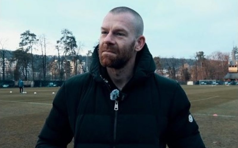 Robert Veselovsky, alături de "studenți" înainte de Derby-ul Clujului. Ce mesaj a transmis fostul portar