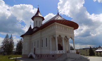 Furt la Mănăstirea Râșca Transilvană din Cluj. Hoții au luat mai multe obiecte prețioase