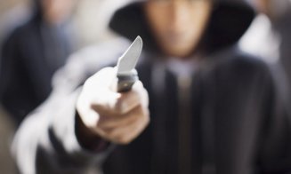 4 minori au agresat şi cuţitat un bărbat în Floreşti / Leziuni în zona toracelui