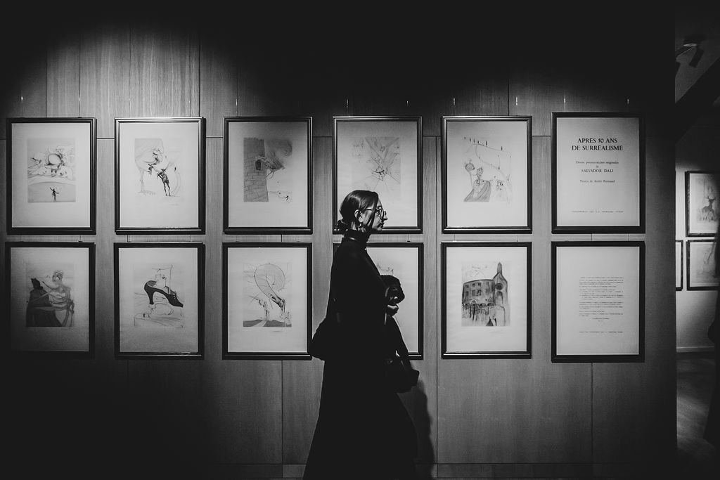 Universul Salvador Dalí s-a deschis la Cluj-Napoca! Peste 170 de opere ale geniului suprarealist pot fi admirate la Casa Hintz
