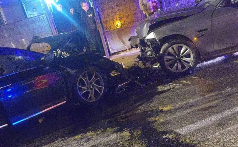 Accident grav între trei mașini, în Cluj-Napoca: Un minor de 16 ani primește îngrijiri medicale. Trafic blocat