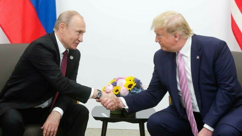 Donald Trump afirmă că pregăteşte o întâlnire cu Vladimir Putin pentru a discuta despre războiul din Ucraina