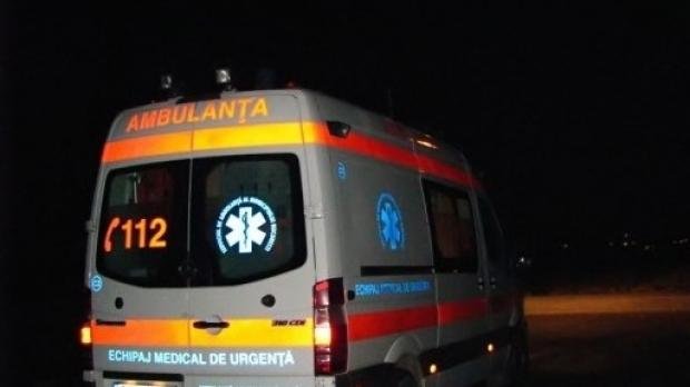 Accident rutier din cauza neatenției la volan, pe un drum din Cluj. Un tânăr, transportat de urgență la spital