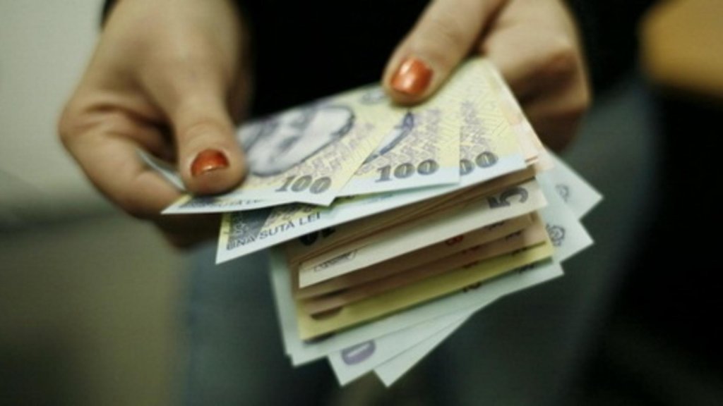 Aproape 6.000 de noi bugetari angajaţi în noiembrie / Numărul a continuat să crească