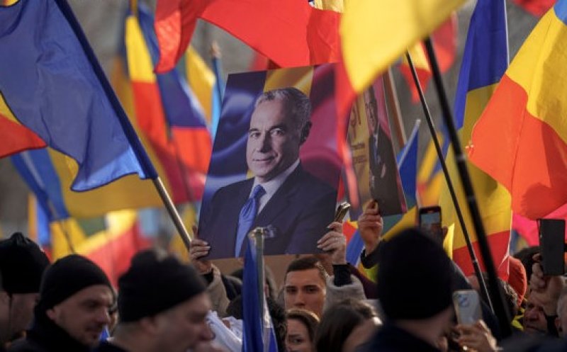 Peste 1.000 de oameni au participat la Hora Unirii organizată de Călin Georgescu