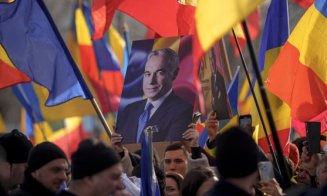 Peste 1.000 de oameni au participat la Hora Unirii organizată de Călin Georgescu