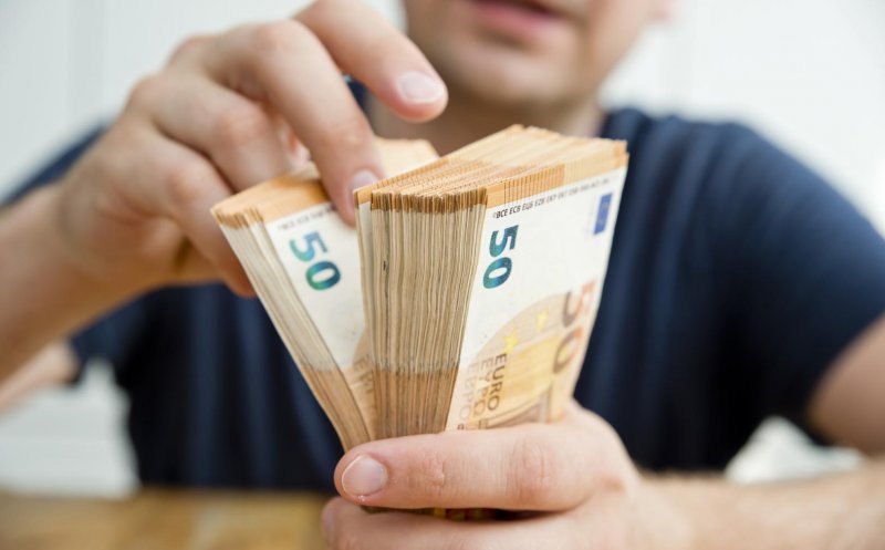 Reacția halucinantă a Romsilva la bonusul de pensionare de 100.000 de euro. "Este un caz excepțional"