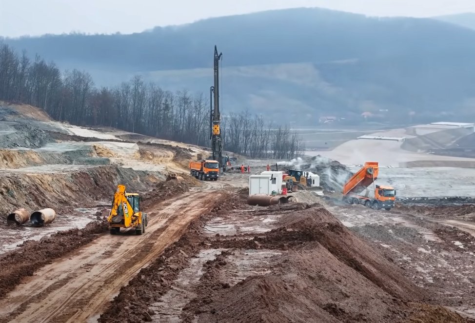 IMAGINI noi de pe Autostrada A3 Cluj - Sălaj. Se reactivează șantierul UMB de la Zimbor