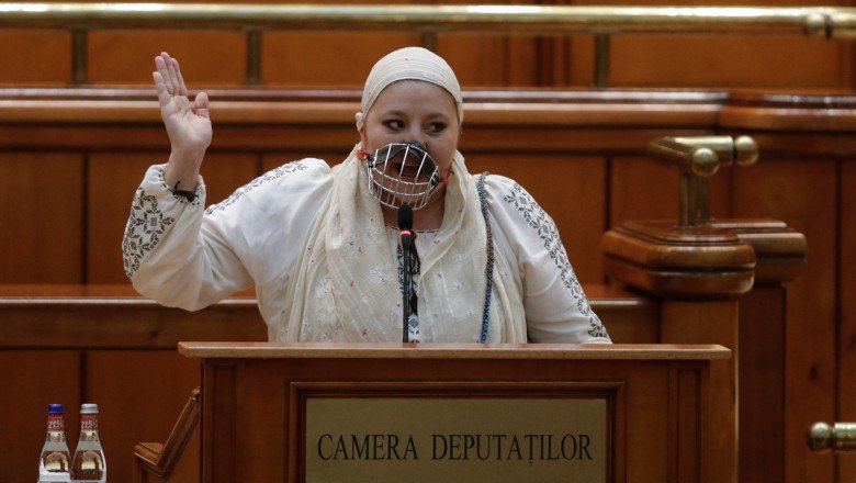 Deputaţii care au plecat din partidul Dianei Şoşoacă își explică decizia: „Nu putem fi de acord cu manifestări extremiste, antisemite şi antidemocratice”