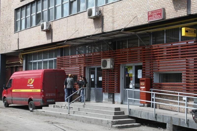 Beneficii pentru angajații Poștei Române. Cât investește compania
