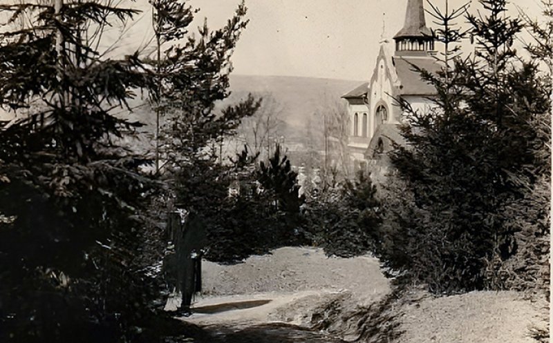 Strada Republicii, cu Vila Szádeczky în plan îndepărtat, anul 1937