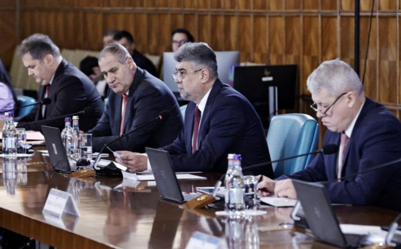 „Curățenia" de la stat continuă. Premierul Ciolacu anunţă eliminarea a 1.800 de posturi de funcţionari publici