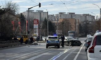 Accident rutier în apropiere de Sala Sporturilor din Cluj. Femeie, transportată la spital