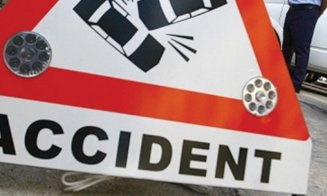 Camion RĂSTURNAT pe un drum din Cluj. Trafic bară la bară
