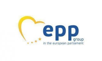 Rareș Bogdan, întâlnire cu reprezentanți ai comunității rroma veniți din toate colțurile Europei: „Vocea lor ar trebui auzită mai clar în UE”