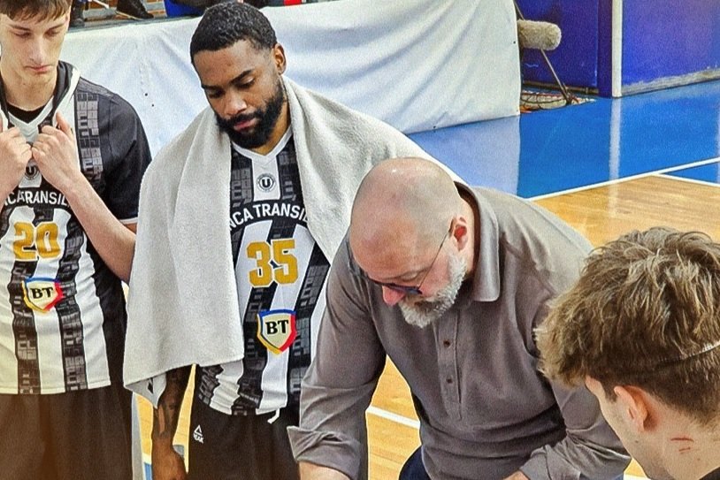 U-BT, victorie fără emoții în fața Stelei. "Studenții" au făcut spectacol la aruncările de 3 puncte