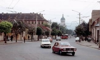 Casa Învățătorului pe stânga, anii '70