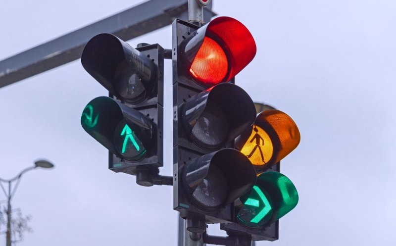 Semafoare pentru 16 noi treceri de pietoni şi două intersecţii, la Cluj-Napoca