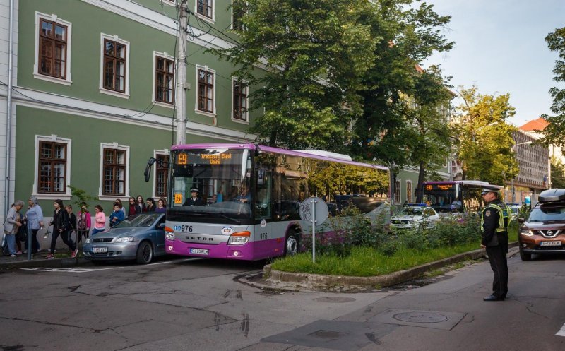 Numărul elevilor care folosesc transportul în comun crește de la an la an, afirmă viceprimarul Clujului, Dan Tarcea. Ce spune despre programul „O masă caldă”