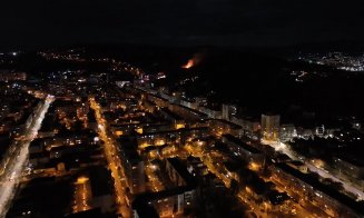 INCENDIU în Cluj-Napoca la o cabană de pe strada Uliului, într-o zonă greu accesibilă pompierilor