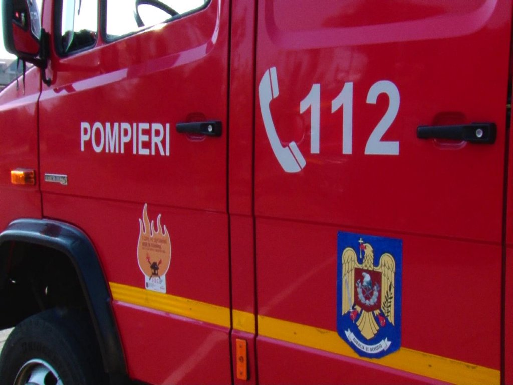 Incendiu la o anexă din Cluj-Napoca. Pompierii intervin cu două autospeciale