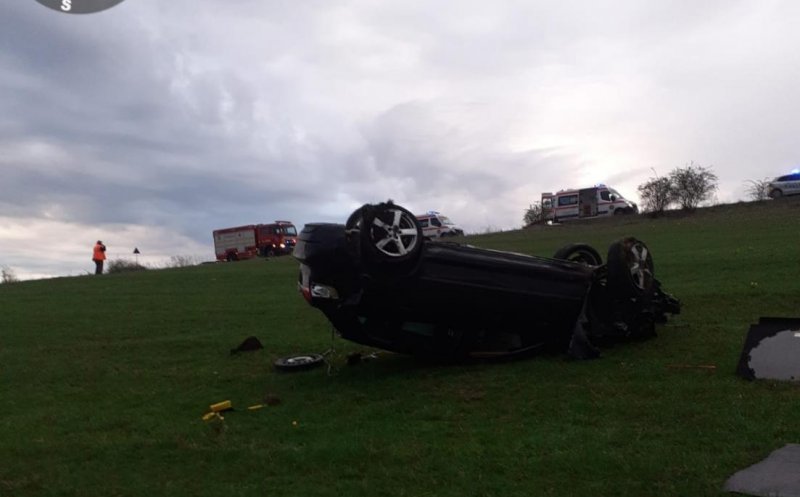 Minorul care s-a răsturnat cu mașina la ieșirea din Turda a furat autoturismul. Cum a acționat